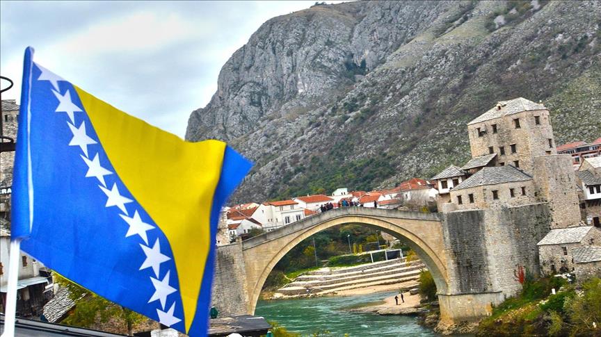 Dan državnosti BiH u Mostaru uz performans “Jedna si jedina, Bosna i  Hercegovina” u Narodnom pozorištu 